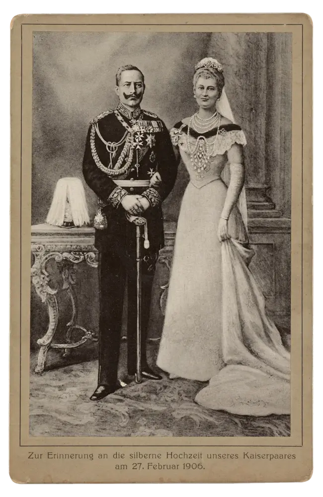 Kaiser Wilhelm II mit seiner Gemahlin Auguste Viktoria anlässlich der Silberhochzeit 1906, Reproduktion nach Druckgrafik